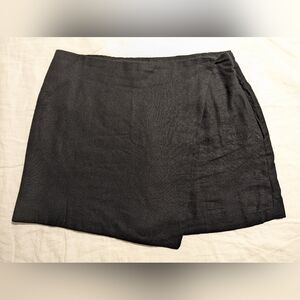 Black linen skort